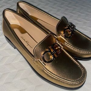 Salvatore Ferragamo Rolo Metallic Leather Loafers